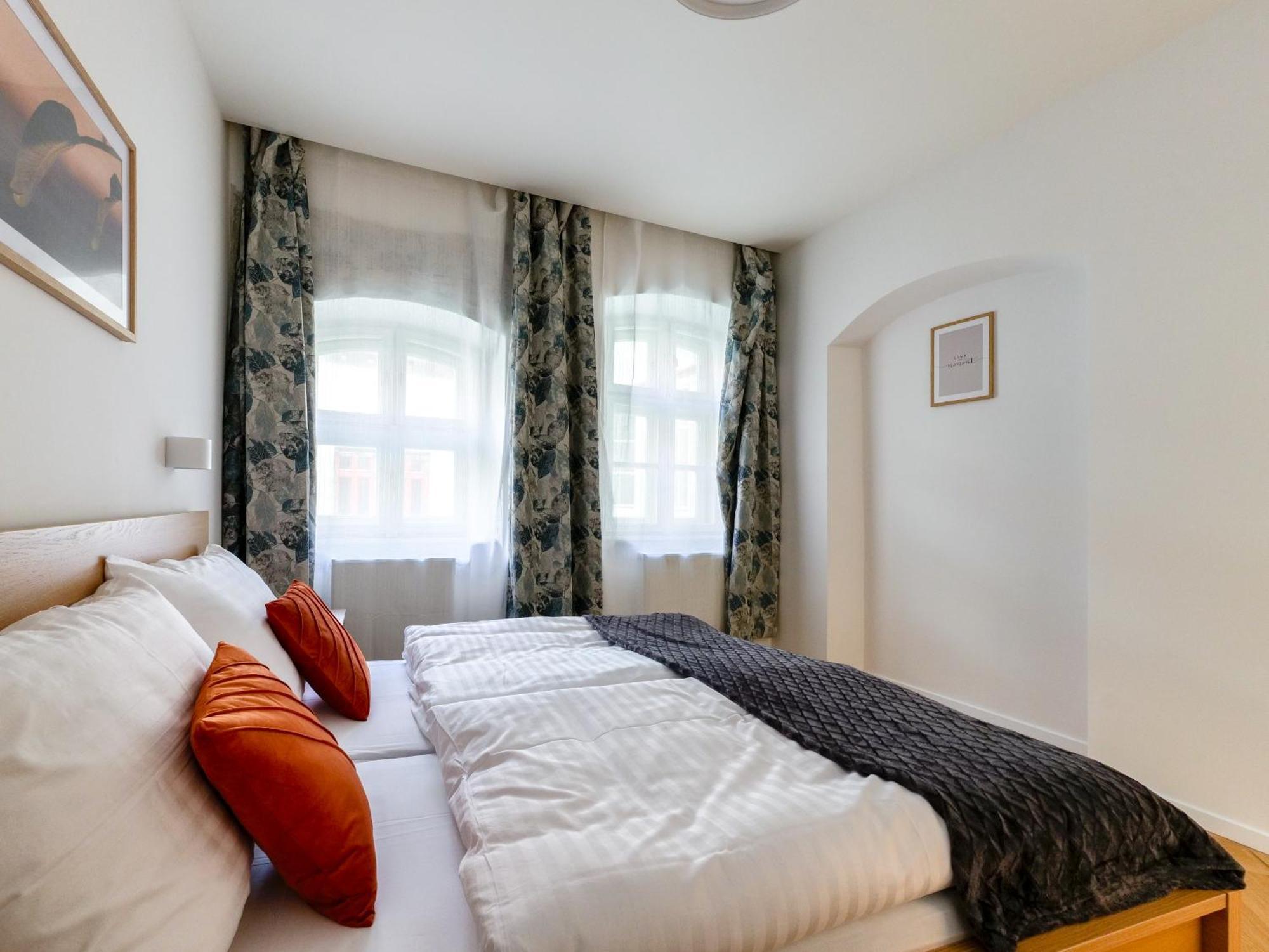 Hviezdoslavova Apartments, Trnava Centre, Parking Available Buitenkant foto