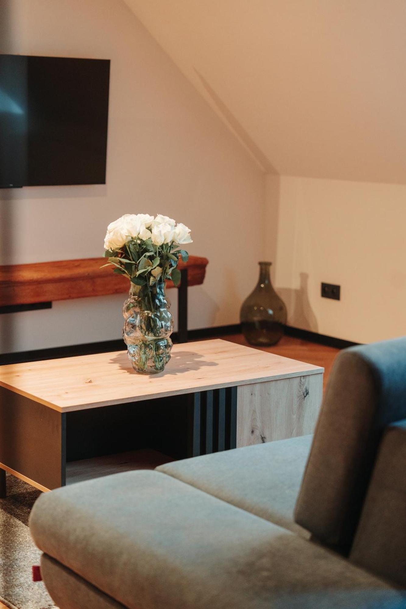 Hviezdoslavova Apartments, Trnava Centre, Parking Available Buitenkant foto