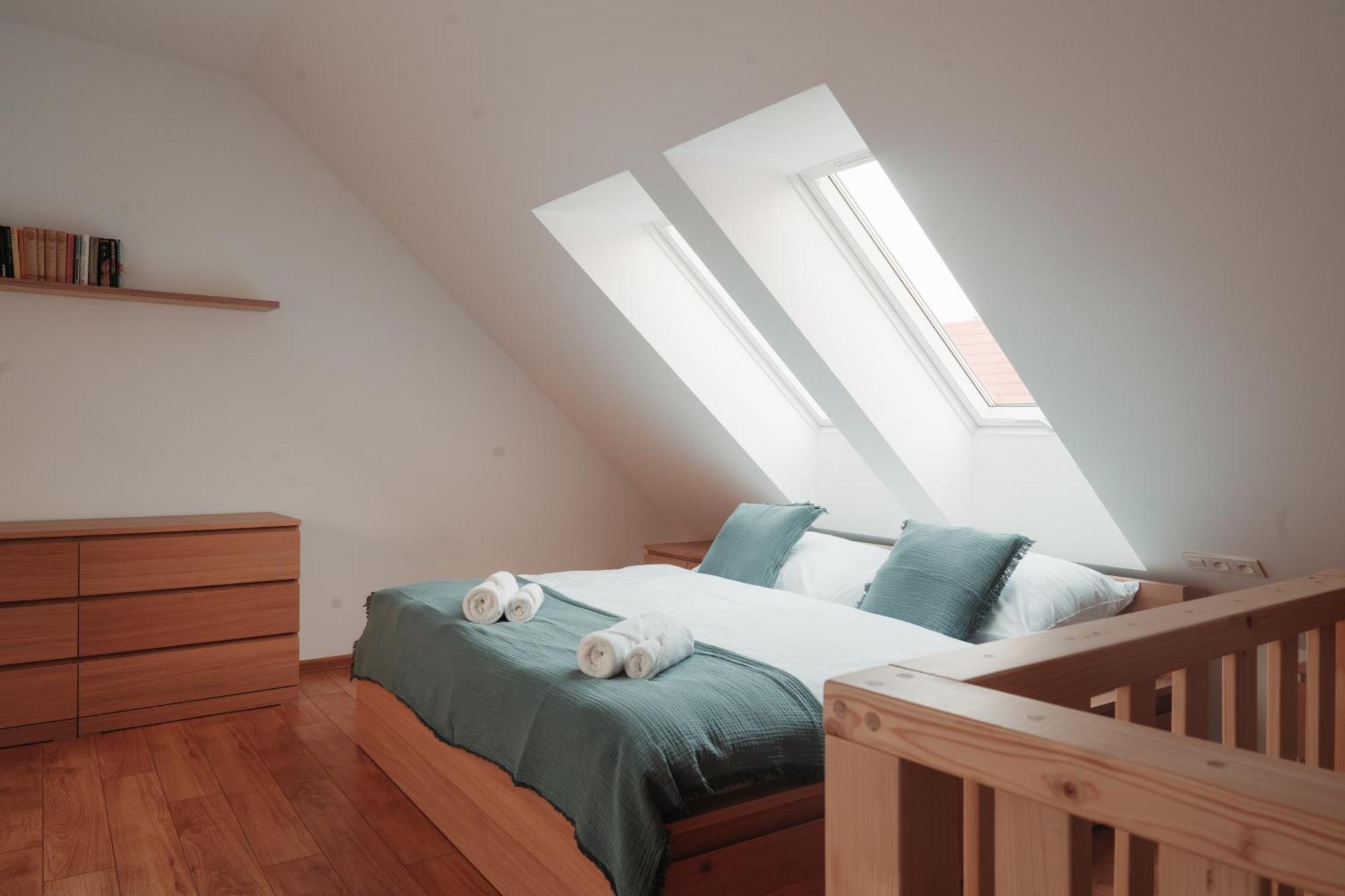 Hviezdoslavova Apartments, Trnava Centre, Parking Available Buitenkant foto