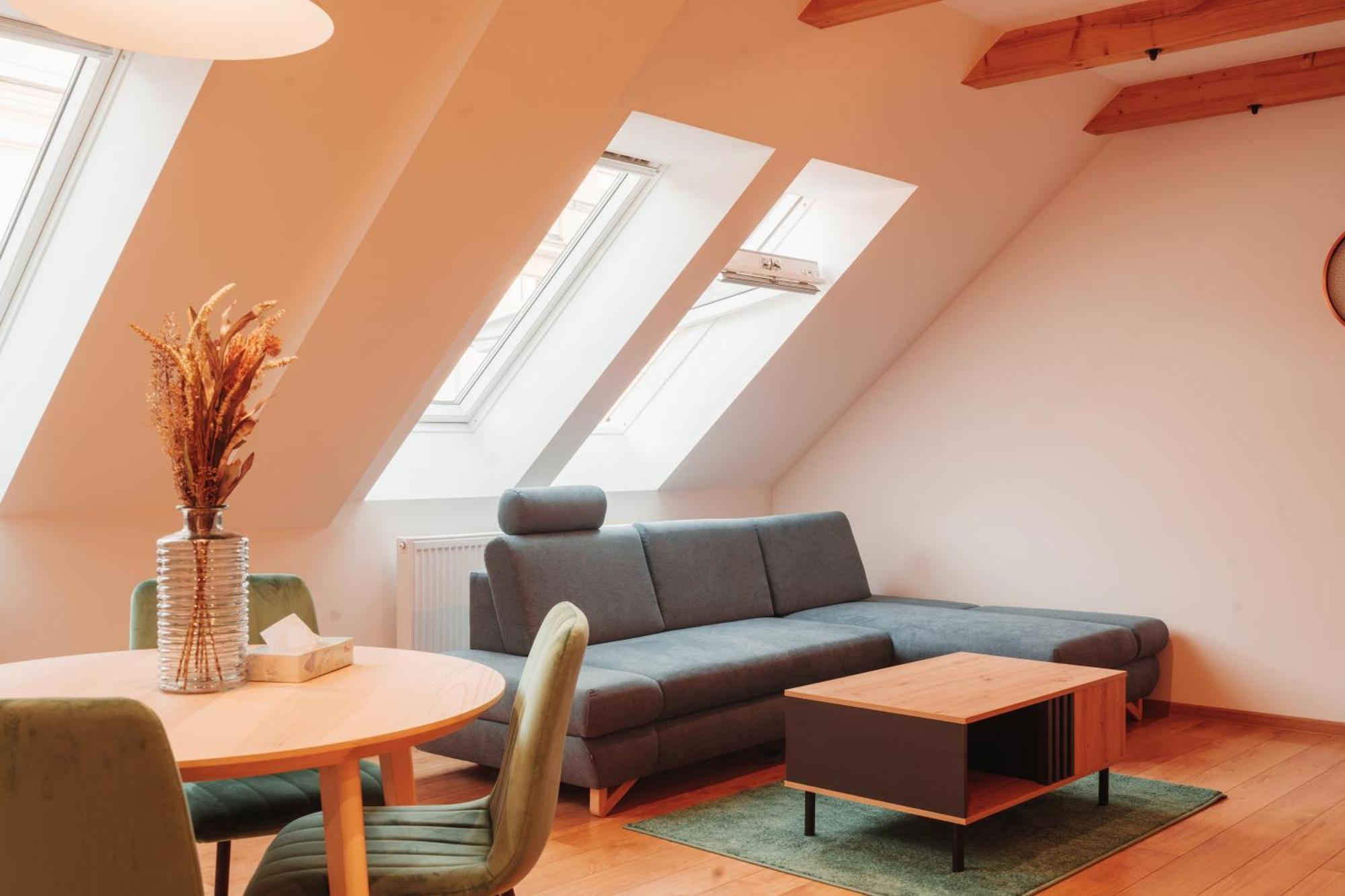 Hviezdoslavova Apartments, Trnava Centre, Parking Available Buitenkant foto