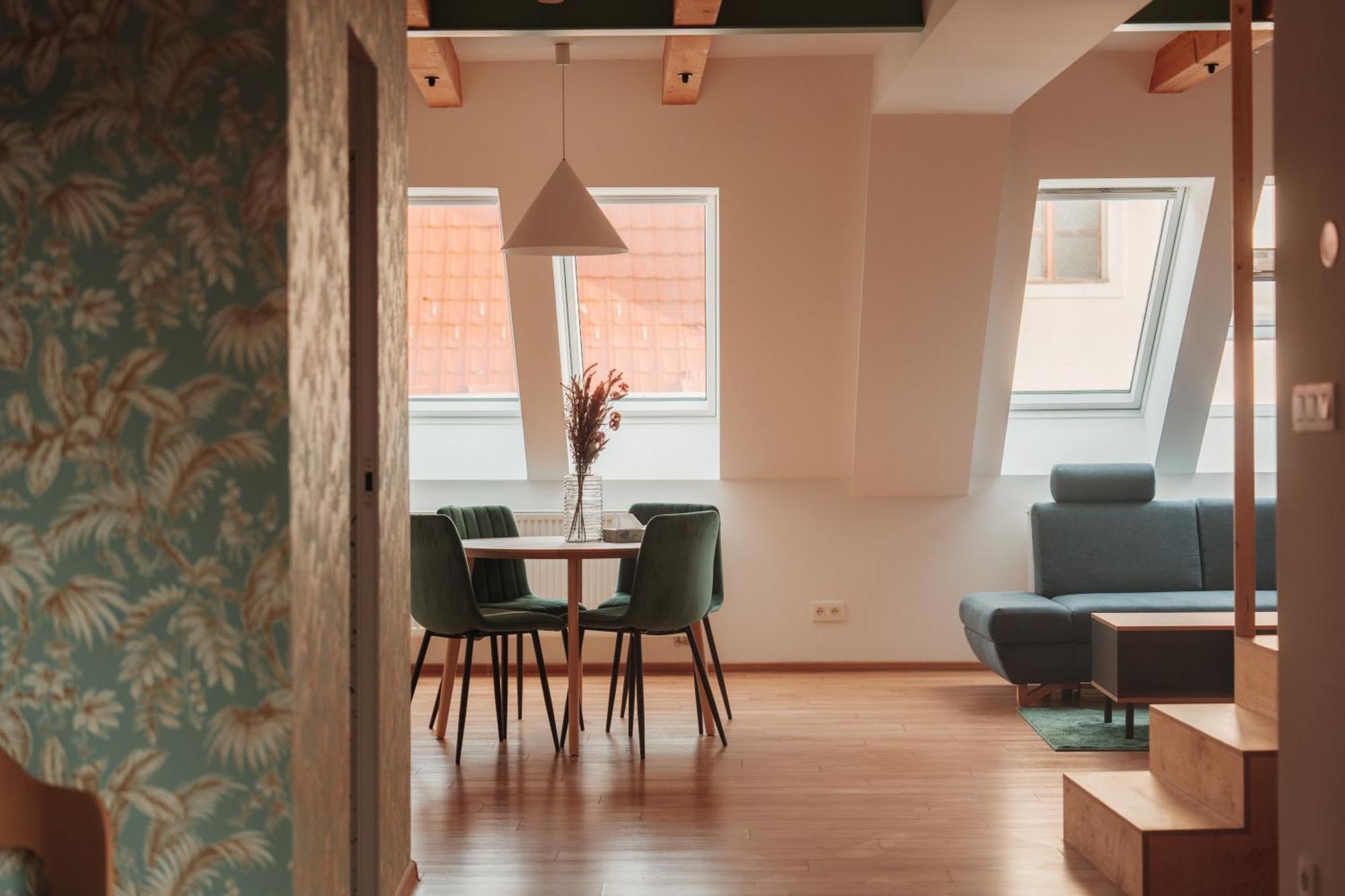 Hviezdoslavova Apartments, Trnava Centre, Parking Available Buitenkant foto
