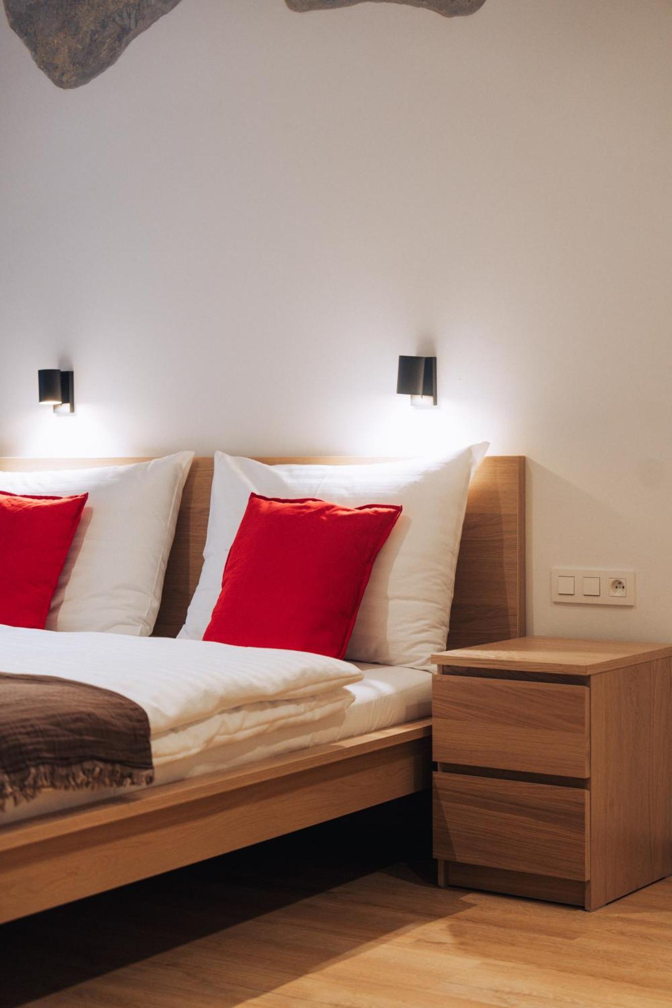 Hviezdoslavova Apartments, Trnava Centre, Parking Available Buitenkant foto
