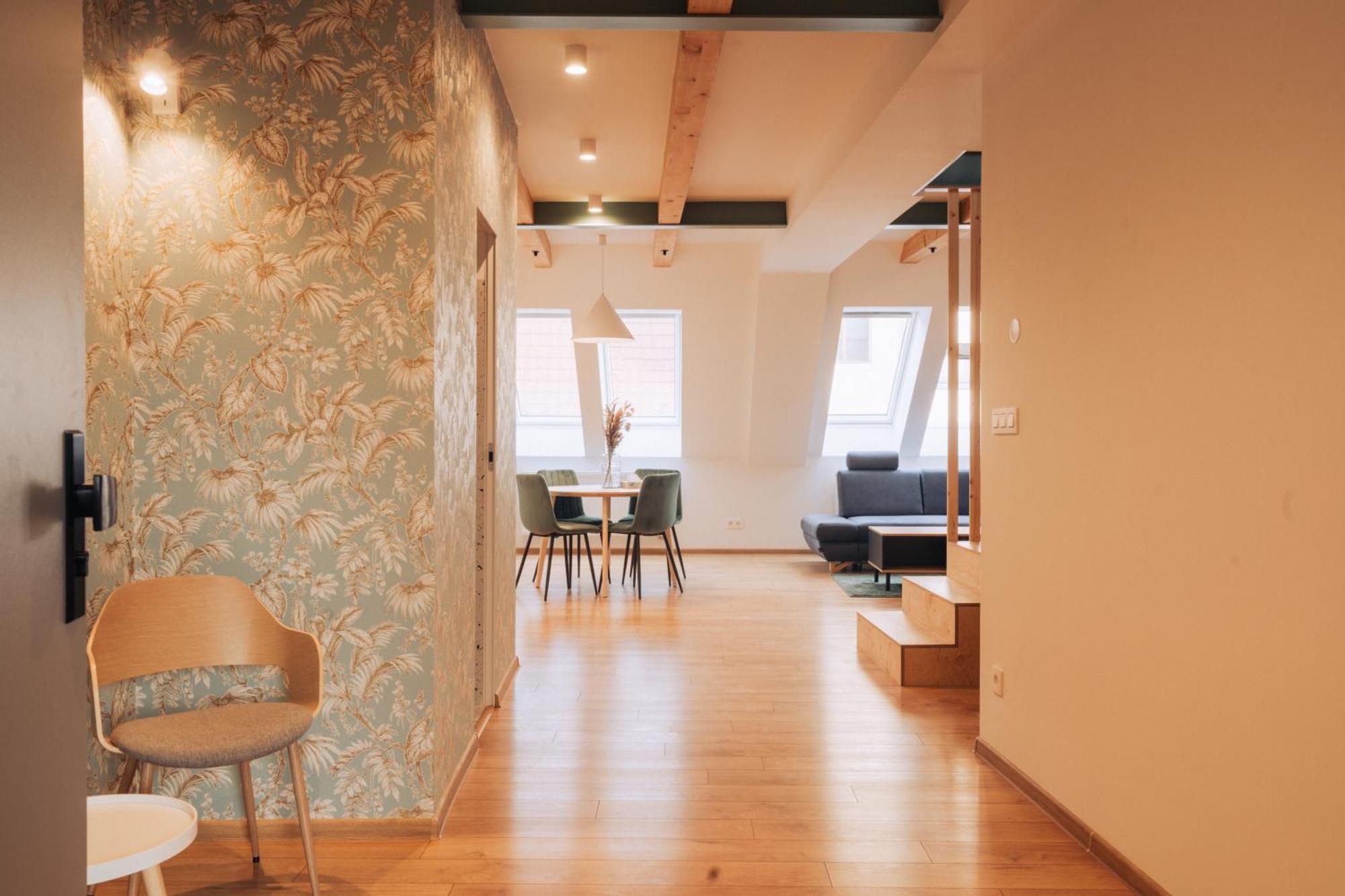 Hviezdoslavova Apartments, Trnava Centre, Parking Available Buitenkant foto