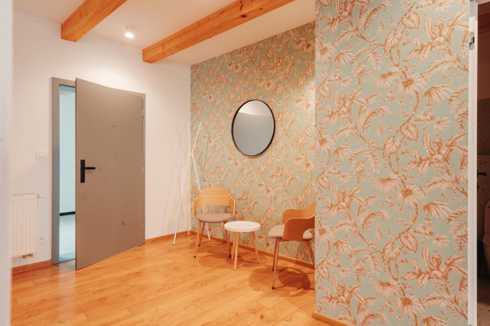 Hviezdoslavova Apartments, Trnava Centre, Parking Available Buitenkant foto