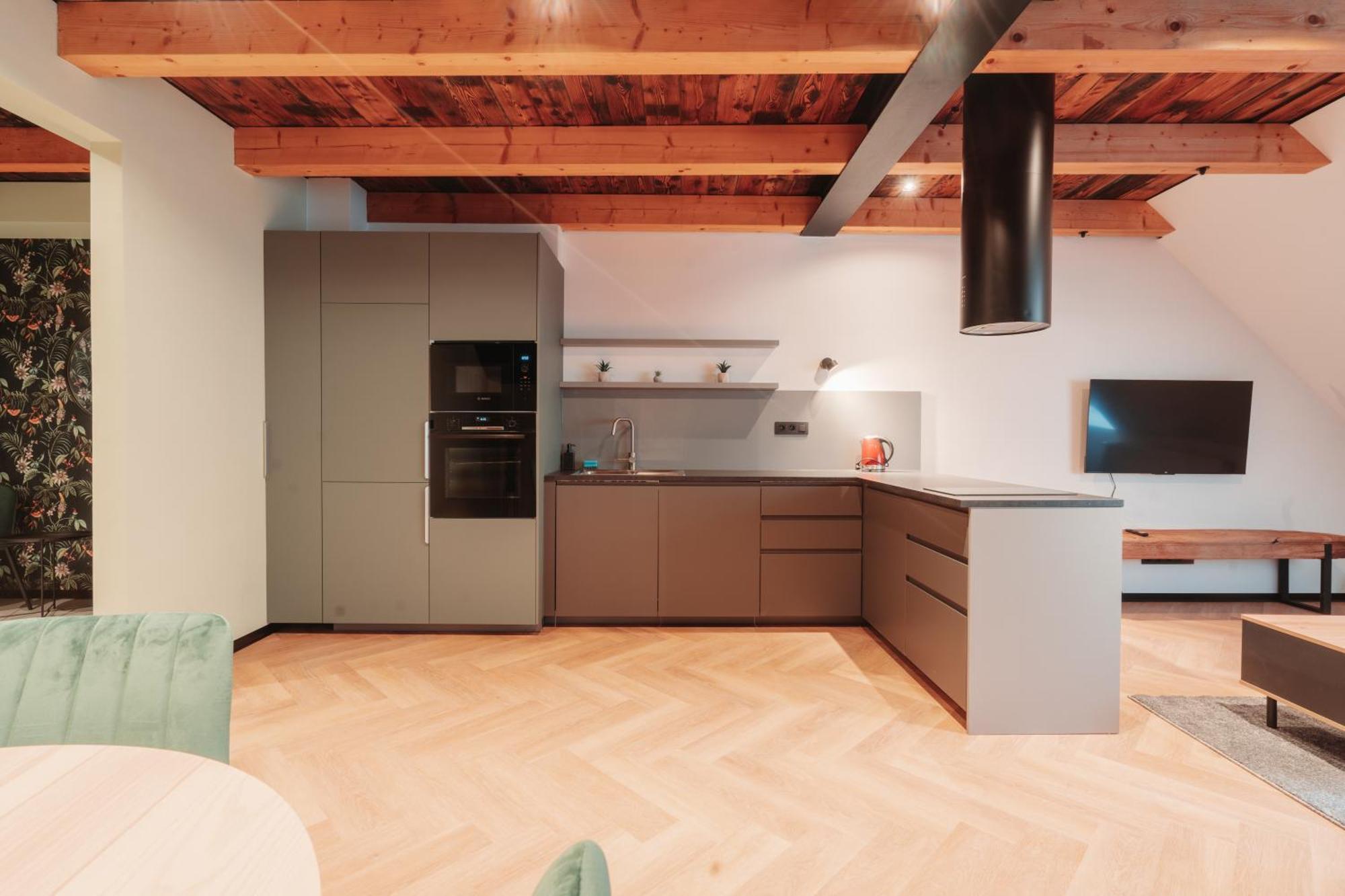 Hviezdoslavova Apartments, Trnava Centre, Parking Available Buitenkant foto