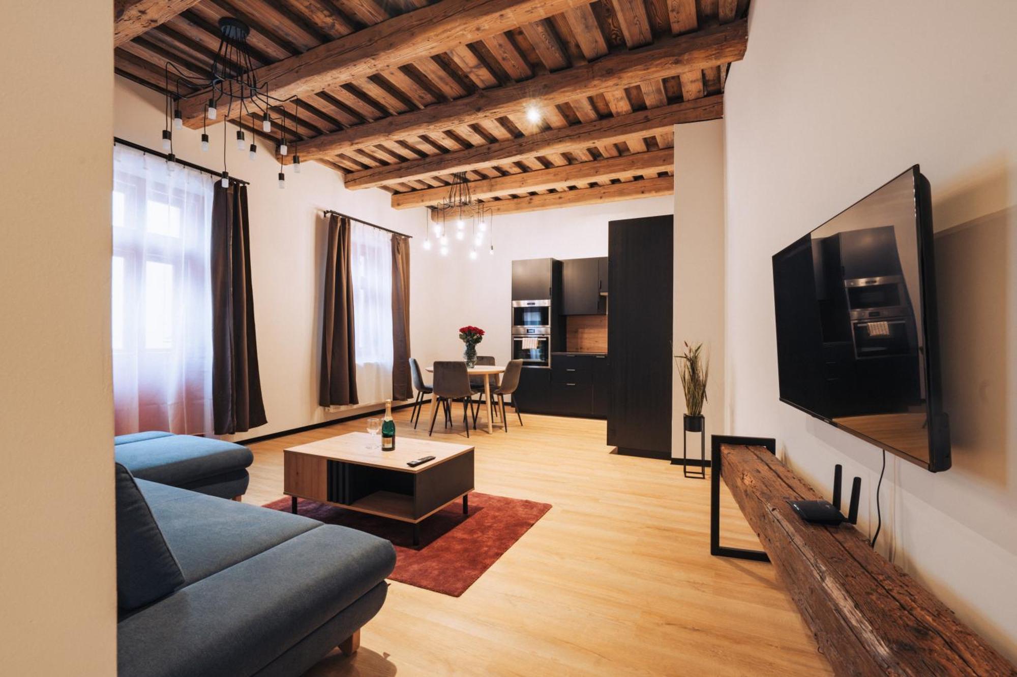 Hviezdoslavova Apartments, Trnava Centre, Parking Available Buitenkant foto